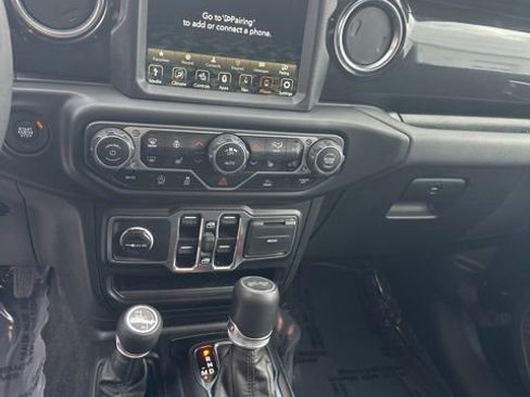 Used 2023 Jeep Wrangler Sahara image 26