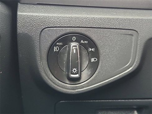 Used 2018 Volkswagen Atlas SE image 17