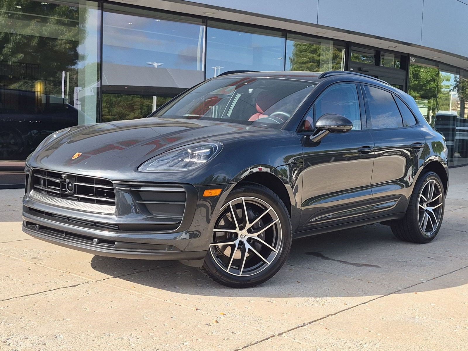 Certified 2026 Porsche Macan AWD/4WD image 1