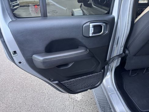 Used 2018 Jeep Wrangler Unlimited Sahara w/ Cold Weather Group image 11