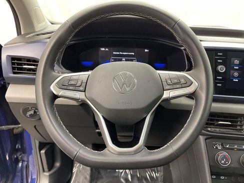 Used 2022 Volkswagen Taos SE image 8