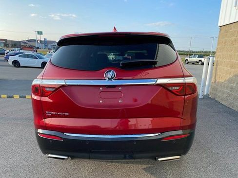Used 2024 Buick Enclave Premium image 3