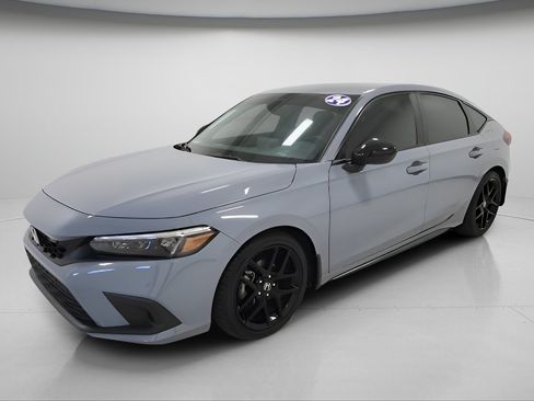Used 2024 Honda Civic Sport image 3