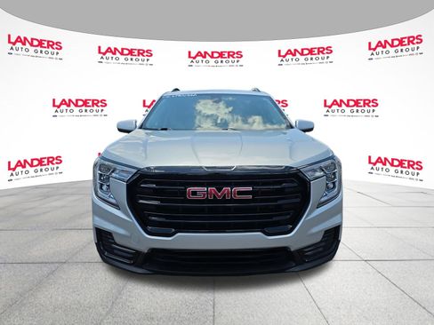 Used 2022 GMC Terrain SLE w/ Driver Convenience Package FWD image 8