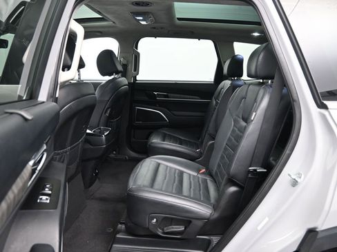Used 2023 Kia Telluride SX AWD/4WD image 29