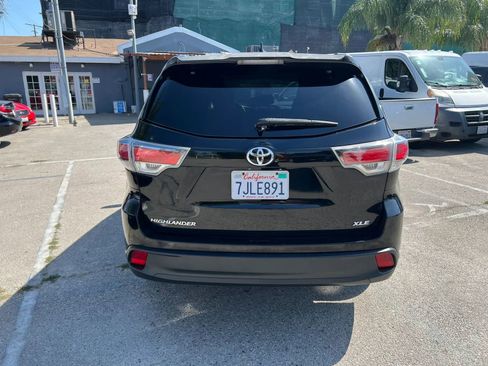 Used 2015 Toyota Highlander XLE FWD image 6