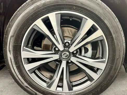 Used 2018 Nissan Rogue SL FWD image 13