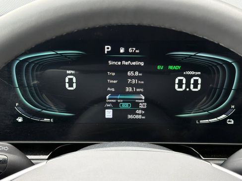 Used 2023 Kia Niro SX image 25