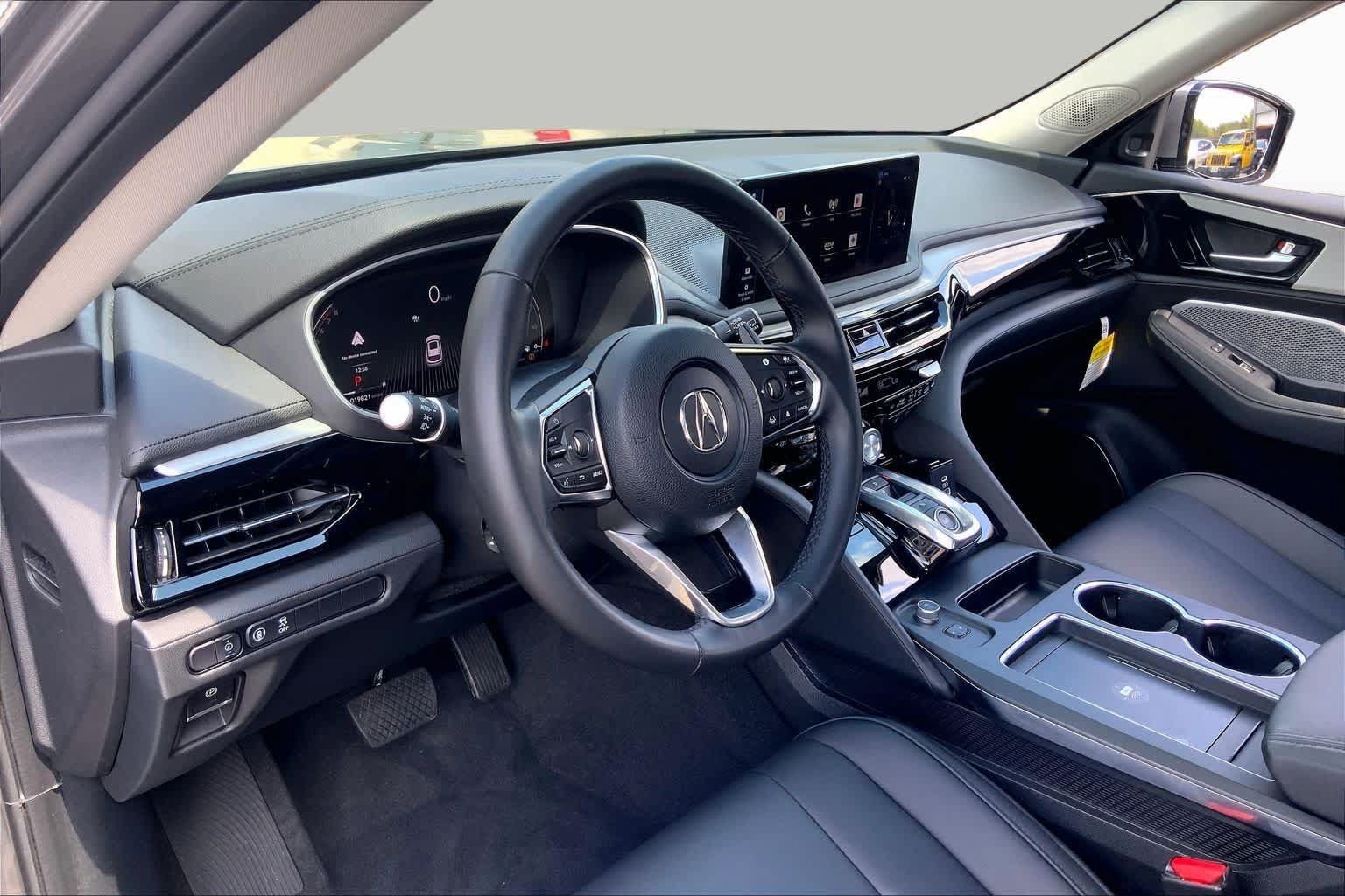 Used 2025 Acura MDX FWD image 18
