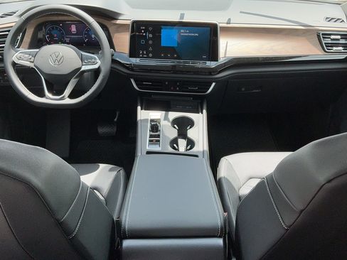 New 2026 Volkswagen Atlas SE FWD image 14