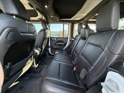 Used 2024 Jeep Wrangler Unlimited Rubicon image 18