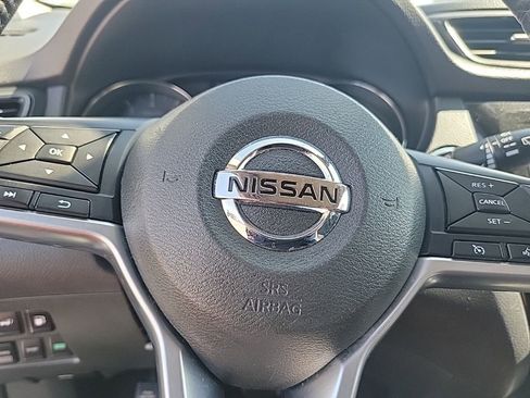 Used 2019 Nissan Rogue SV AWD/4WD image 24