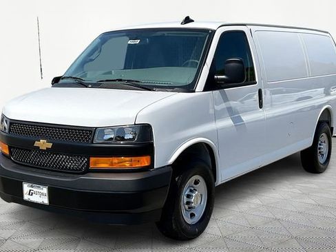 New 2025 Chevrolet Express 3500 w/ Driver Convenience Package image 3