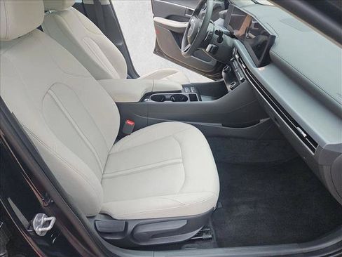 Used 2025 Hyundai Sonata SEL FWD image 19
