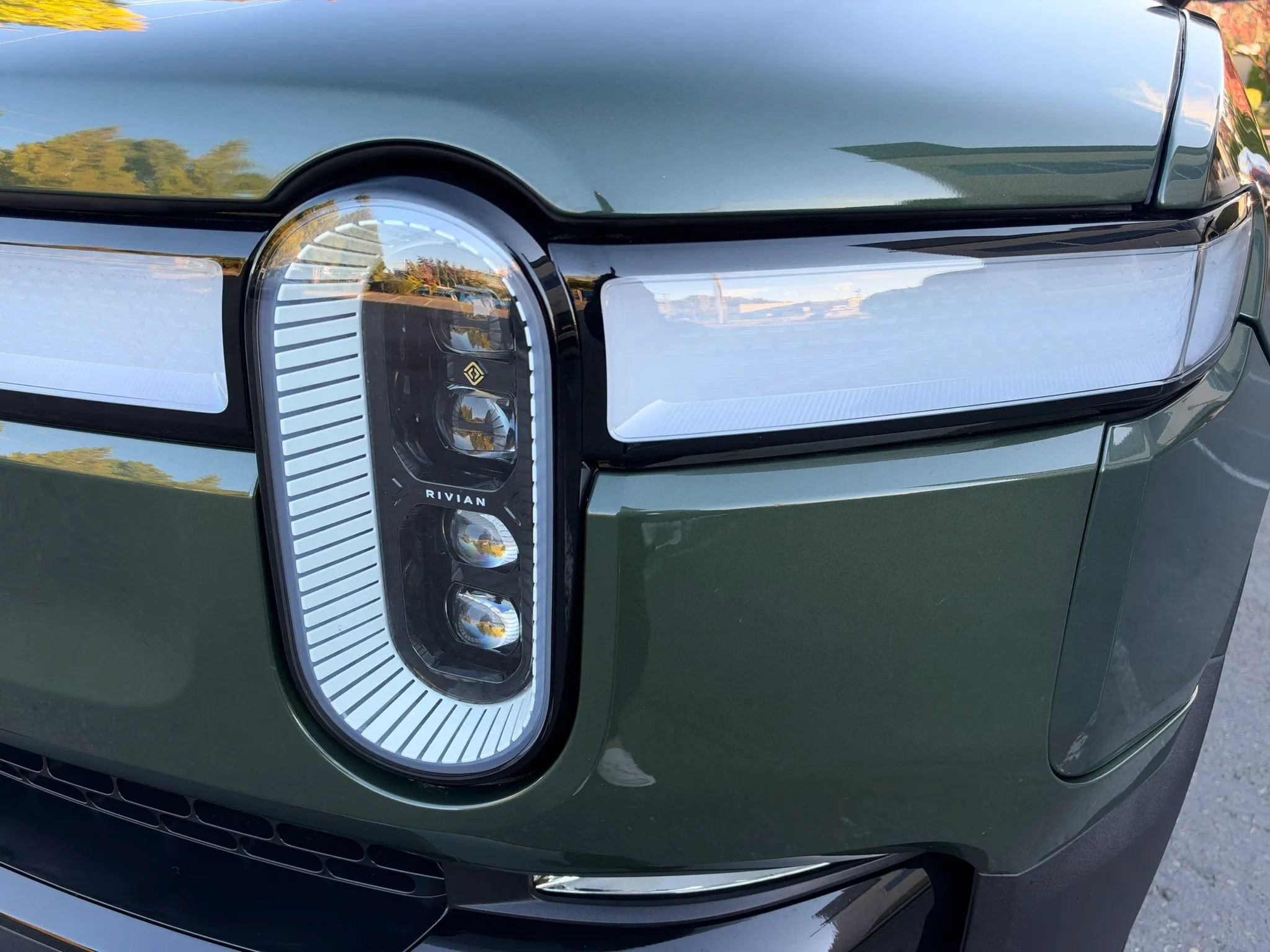 Used 2022 Rivian R1T Adventure AWD/4WD image 17