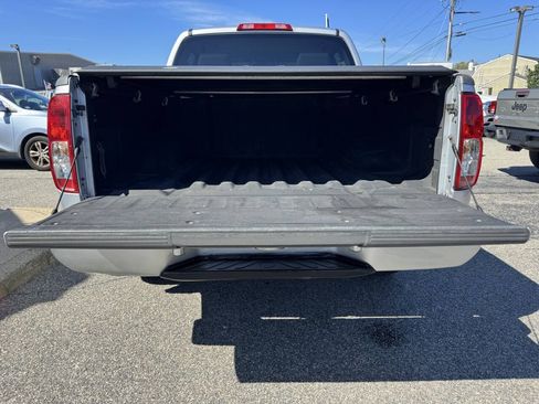 Used 2011 Nissan Frontier SV AWD/4WD image 28