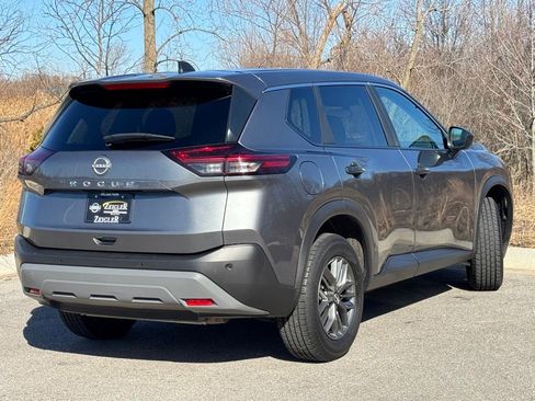Used 2023 Nissan Rogue S image 6