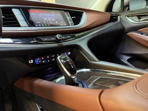 Used 2021 Buick Enclave Avenir w/ Avenir Technology Package image 28