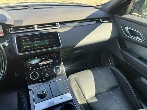 Used 2018 Land Rover Range Rover Velar R-Dynamic SE AWD/4WD image 24