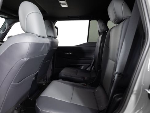 Used 2025 Lexus GX 550 w/ Accessory Package (2T) AWD/4WD image 14