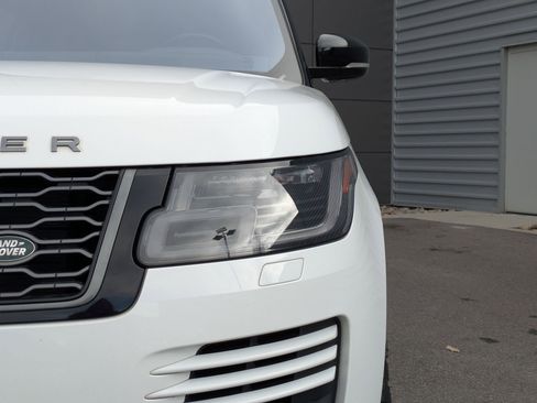 Used 2018 Land Rover Range Rover HSE image 12