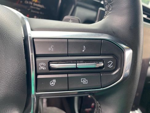 Used 2025 GMC Terrain Elevation AWD/4WD image 28