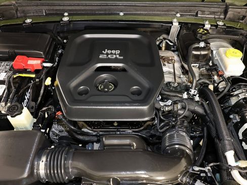 Used 2021 Jeep Wrangler Unlimited Sahara image 36