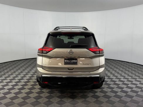 Used 2025 Nissan Rogue Platinum w/ Platinum Premium Package FWD image 8