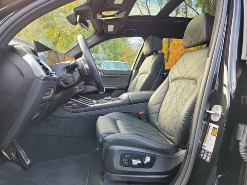 Certified 2024 BMW X7 xDrive40i w/ Executive Package image 13