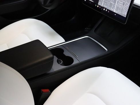 Used 2023 Tesla Model 3 Standard Range image 35