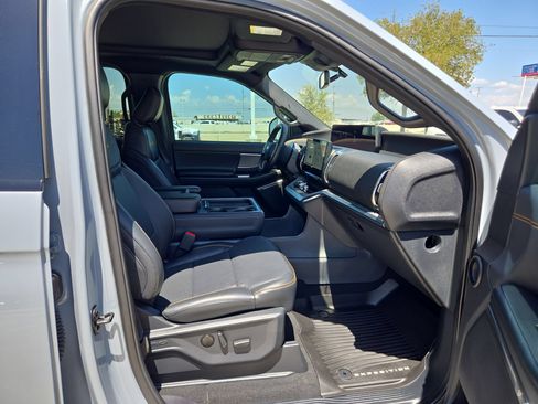 Used 2025 Ford Expedition Tremor AWD/4WD image 25