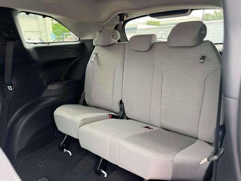 Certified 2026 Toyota Sienna LE AWD/4WD image 19