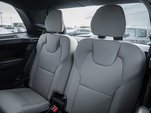 New 2026 Volvo XC90 B6 Plus w/ Protection Package Premier image 33