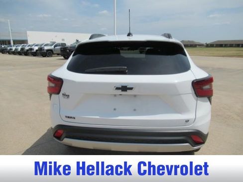 Used 2026 Chevrolet Trax LT w/ Driver Confidence Package FWD image 18