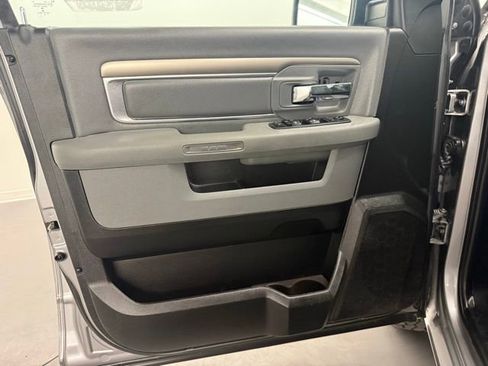 Used 2020 RAM 1500 Classic SLT image 29