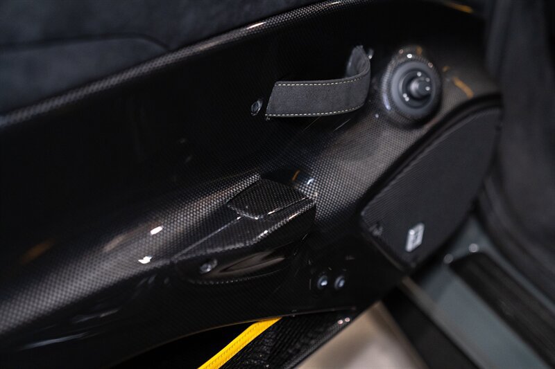 Used 2019 Ferrari 488 Pista Coupe RWD image 22