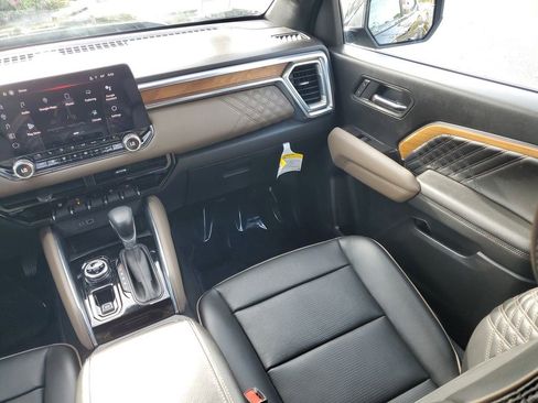 Used 2023 GMC Canyon Denali w/ Denali Black Edition image 23