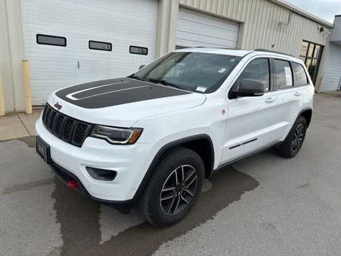 Used 2021 Jeep Grand Cherokee Trailhawk w/ Trailhawk Luxury Group image 2