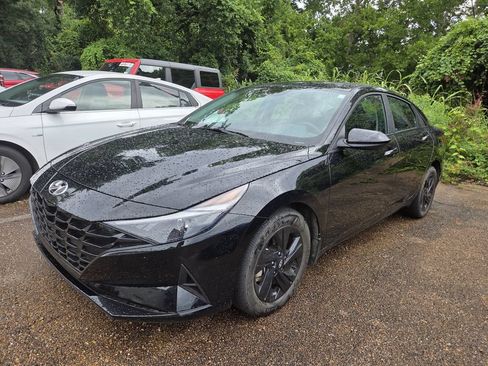 Certified 2023 Hyundai Elantra SEL FWD image 7