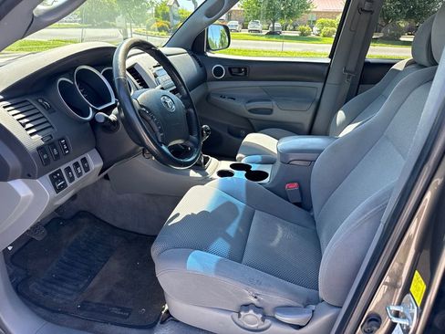 Used 2011 Toyota Tacoma 4x4 Double Cab w/ TRD Off-Road Pkg w/JBL Audio image 10