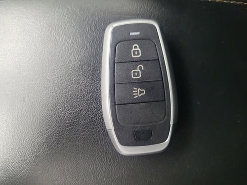 Used 2018 Jeep Compass Latitude w/ Cold Weather Group image 32