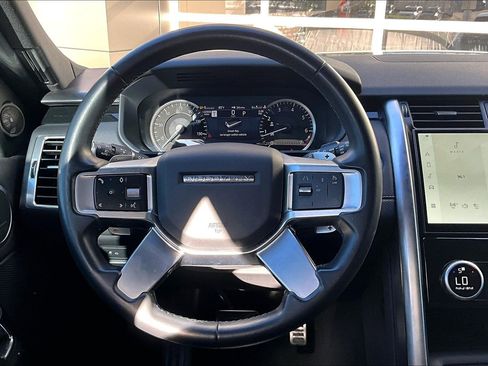 Used 2023 Land Rover Discovery S R-Dynamic image 5