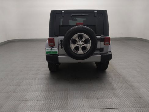 Used 2018 Jeep Wrangler Unlimited Sahara w/ Connectivity Group AWD/4WD image 6