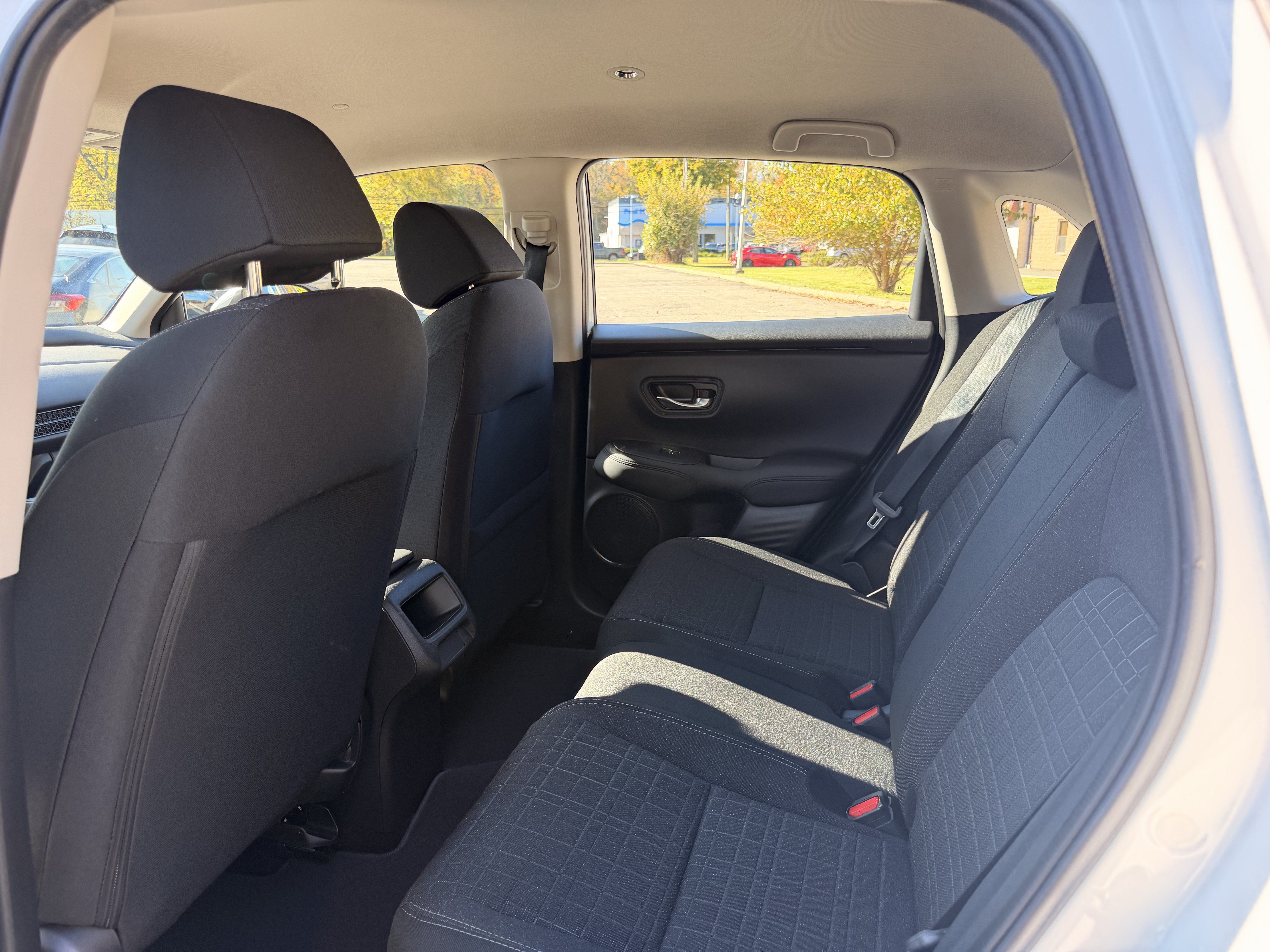 Used 2025 Honda HR-V LX image 25