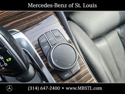 Used 2021 BMW 530i xDrive w/ Premium Package image 32