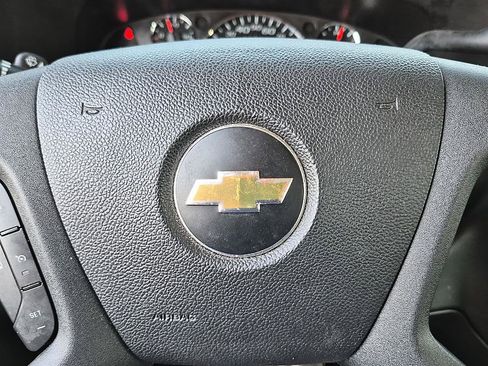 Used 2019 Chevrolet Express 2500 w/ Enhanced Convenience Package RWD image 18