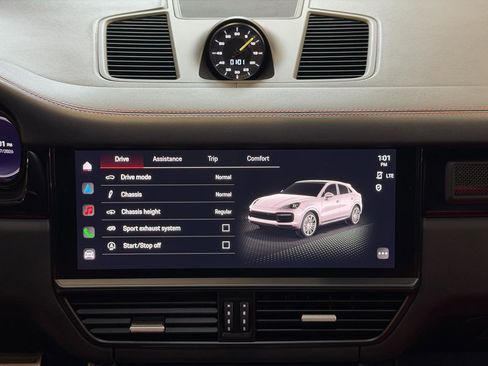 Used 2023 Porsche Cayenne Turbo GT image 18