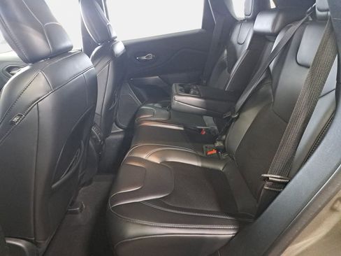 Used 2020 Jeep Cherokee Latitude Plus w/ Comfort/Convenience Group AWD/4WD image 15