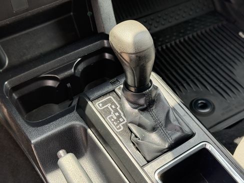 Used 2019 Toyota Tacoma SR RWD image 23