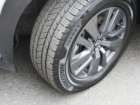 Used 2024 Nissan Pathfinder S AWD/4WD image 11